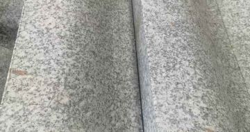 泸州芙蓉白S型拉丝面路沿石