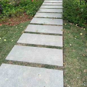 泸州 芝麻黑小区踏步、汀步石铺装效果