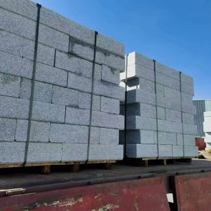 泸州 路沿石装车出货