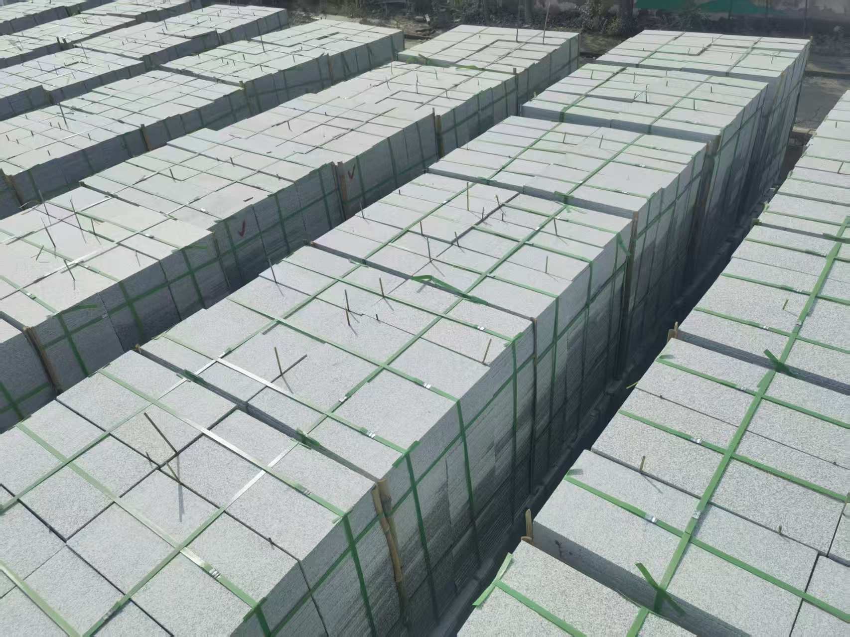 泸州 芝麻白1.8公分火烧300*600地铺，清仓大甩卖