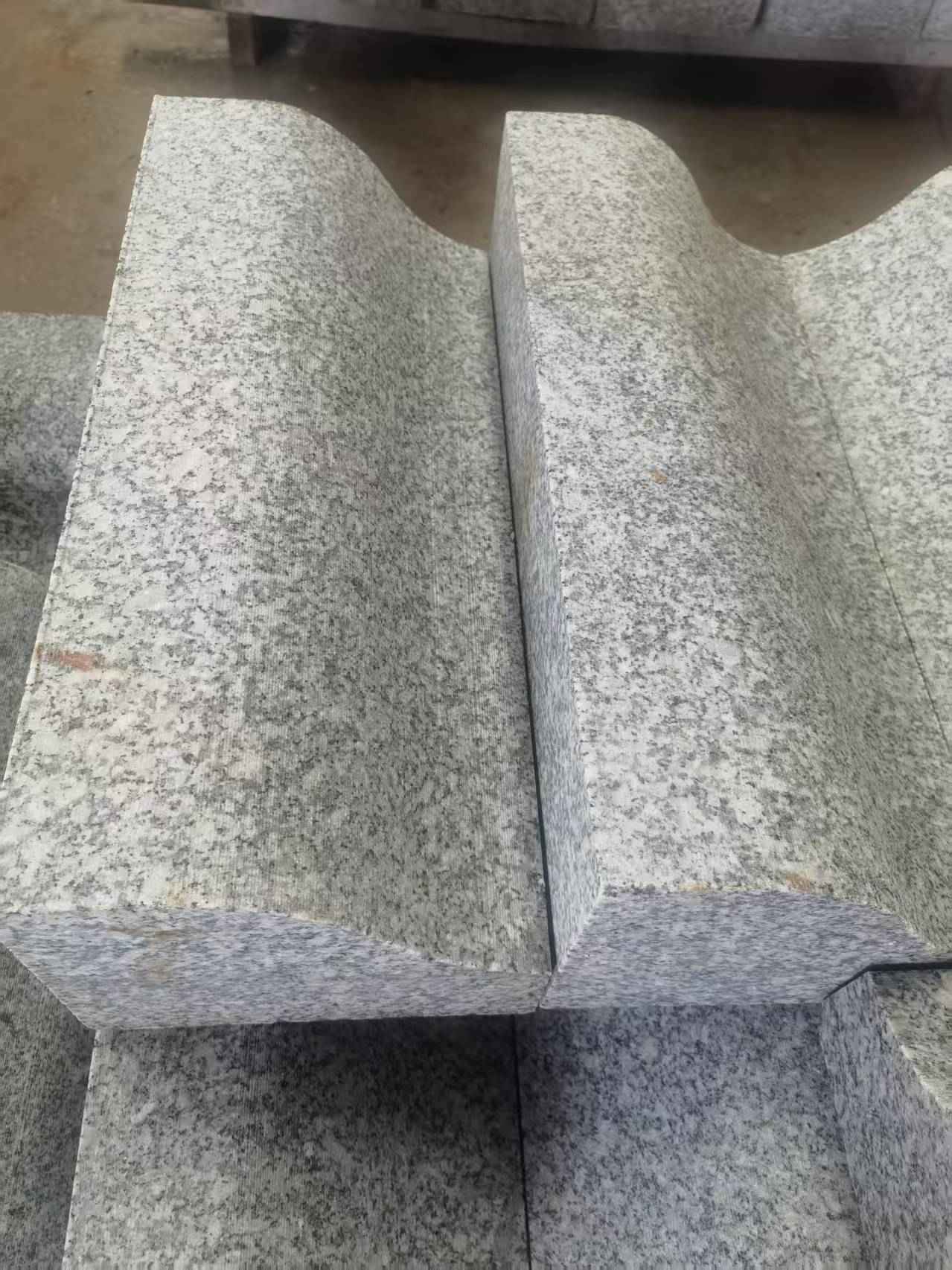 泸州芙蓉白S型拉丝面路沿石